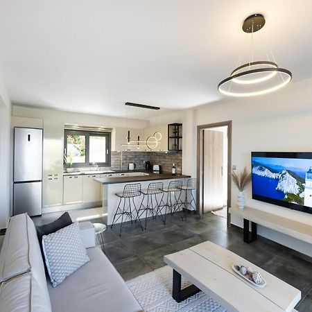 Adam'S Suite Frínion Exterior photo