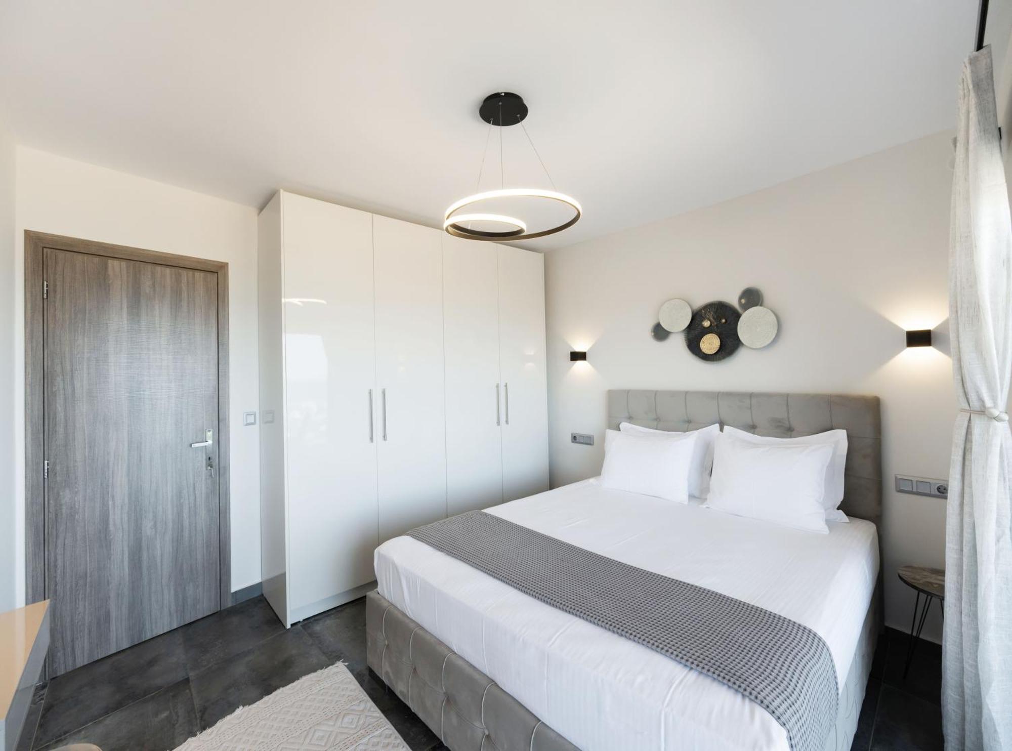 Adam'S Suite Frínion Exterior photo
